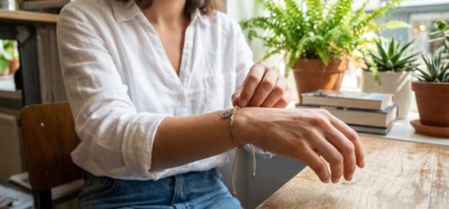 Quel bracelet cordon choisir quand on veut un bijou qui colle vraiment à son style ?